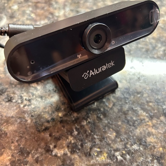 Aluratek webcam 1080P HD - model AWC03F - Picture 6 of 9